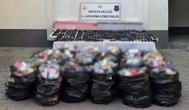 Manavgat'ta jandarmadan gümrük kaçağı ürün operasyonu
