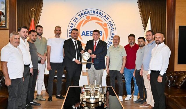 Alanya Elektrikçiler Odası'ndan AESOB Başkanı Dere'ye tebrik ziyareti