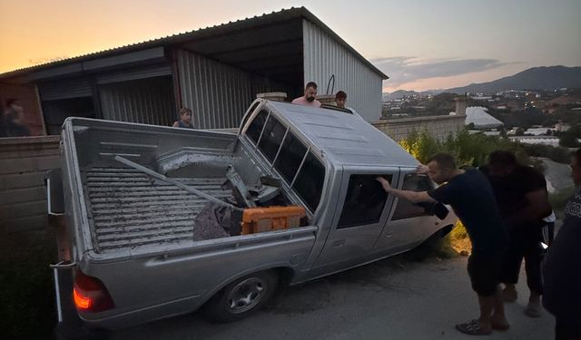 Alanya'da otomobil ile kamyonet çarpıştı: 2 yaralı