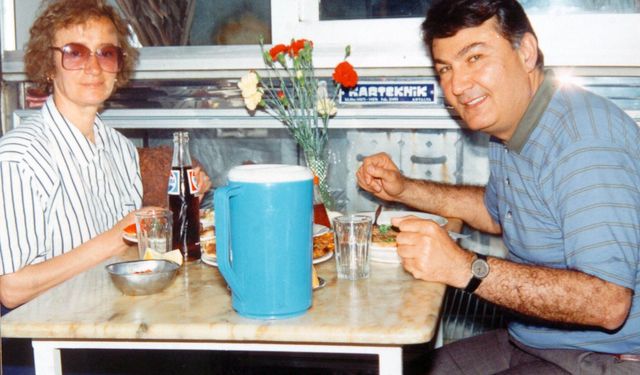 Deniz Baykal'ın eşi Olcay Baykal, yaşamını yitirdi