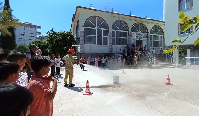İHH Alanya’dan öğrencilere orman yangınları eğitimi ve tatbikatı