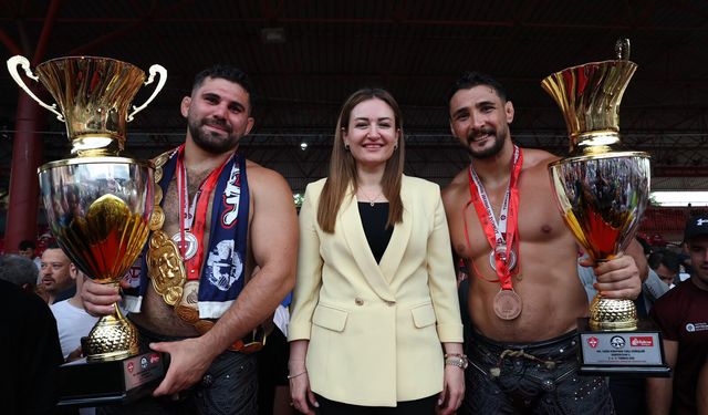Kırkpınar'ın Başpehlivanı Antalya Büyükşehir sporcusu Erkan Taş