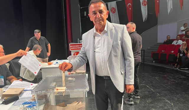 MHP Alanya Kongresi’nde Mustafa Sünbül’de oy kullandı