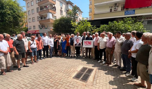 CHP Alanya İlçe Başkanı Bülent Kandemir ve yönetimi istifa etti