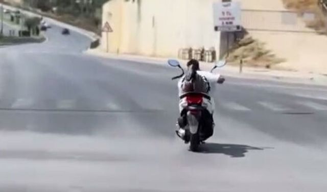 Alanya'da motosikletlinin tehlikeli hareketleri kamerada