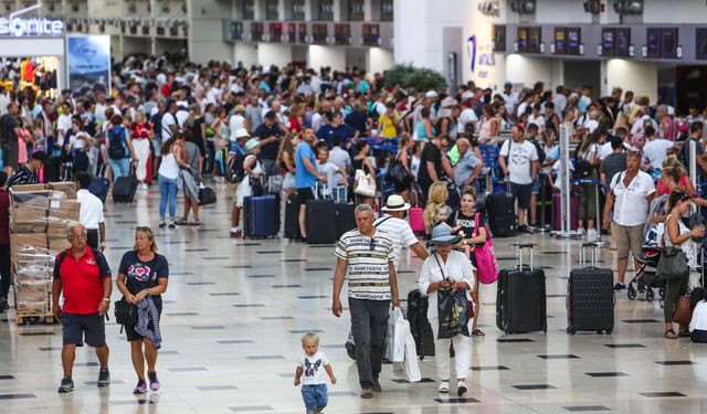 Antalya Havalimanı'nda yolcu sayısı 19 milyonu aştı