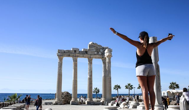 Antalya'da her 4 turistten 1'i Rus