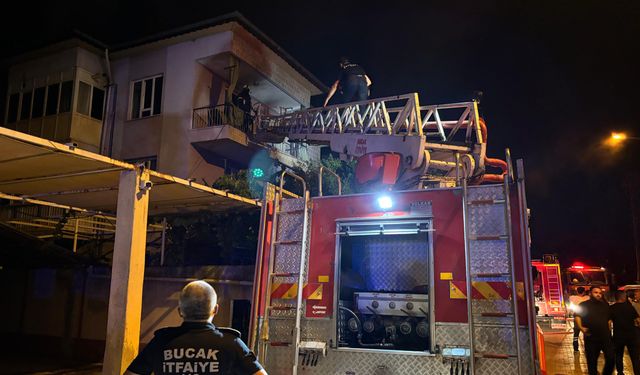 Ev yangını büyümeden söndürüldü