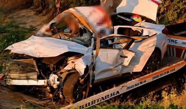 Otomobil şarampole devrildi: 2 ölü, 2 yaralı