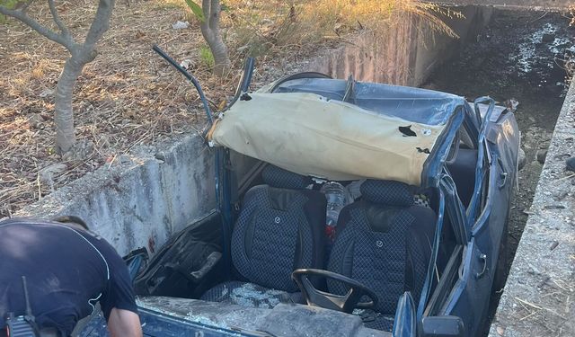 Sulama kanalına düşen otomobilin sürücüsü yaralandı