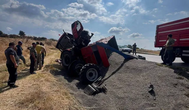 Ayçiçeği yüklü römork devrildi: 2 yaralı