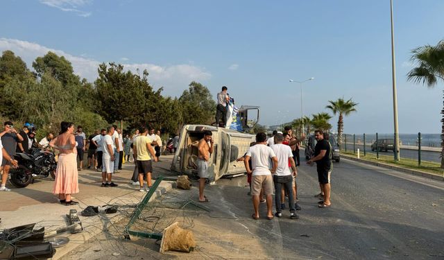 Bisikletliye çarpmamak için manevra yapan araç devrildi: 2 yaralı