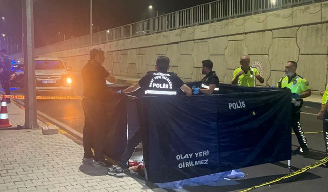 Antalya'da kazada başını aydınlatma direğine çarpıp yaşamını yitirdi