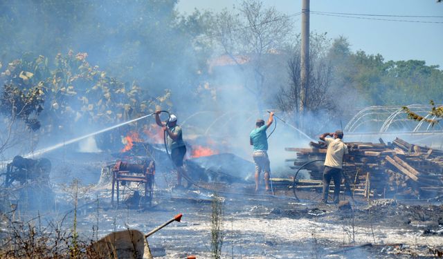 Antalya Serik'te otluk alandaki yangın büyümeden söndürüldü