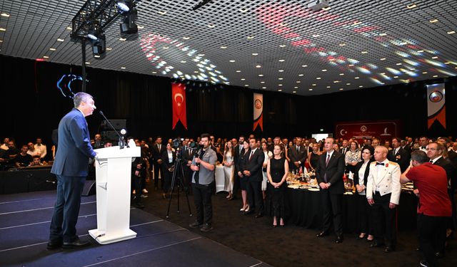 Vali Şahin: Bu zaferleri bize hediye eden nesle borçluyuz