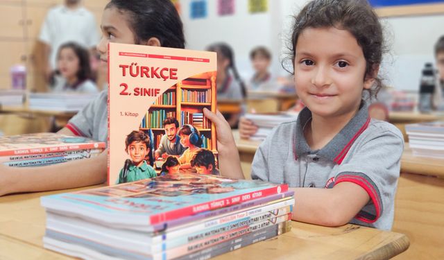 Antalya'da 523 bin 853 öğrenci ders başı yaptı