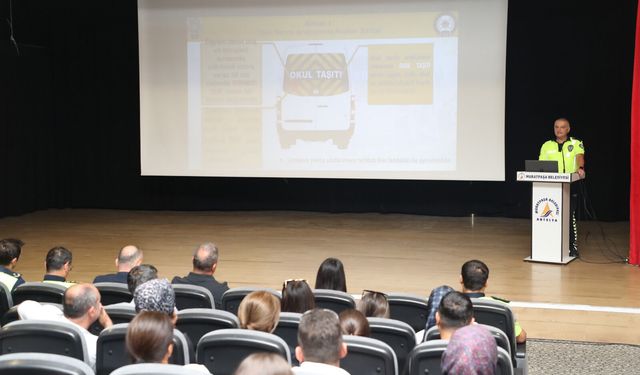 Antalya'da okul servis şoförleri ve rehber personele eğitim