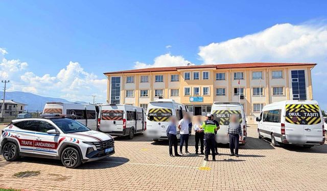 Antalya'da okul servislerine ilk gün denetimi