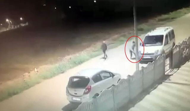 Araçların lastiklerini bıçakla kesti