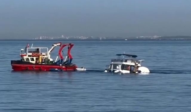 Batma tehlikesi geçiren tekne kıyıya çekildi