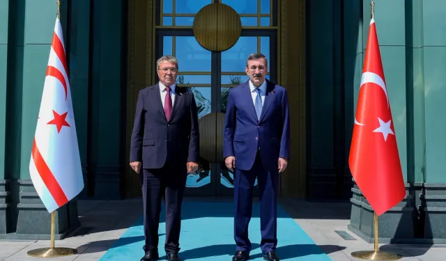 KKTC Başbakanı Ünal Üstel Külliye'de... Girne'de arama kurtarma çalışmaları titizlikle sürüyor