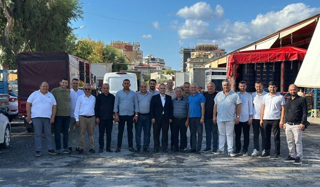 Mustafa Tuna, Alanya Toptancı Hali’nde esnafla buluştu