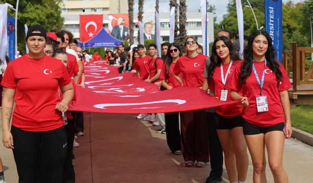 Akdeniz Üniversitesi'nde Cumhuriyet coşkusu