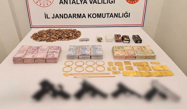 Antalya'da operasyon: 3 gözaltı