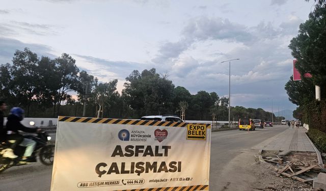 Kundu'da bitmeyen yol, uzay kongresinde trafik çilesine dönüştü