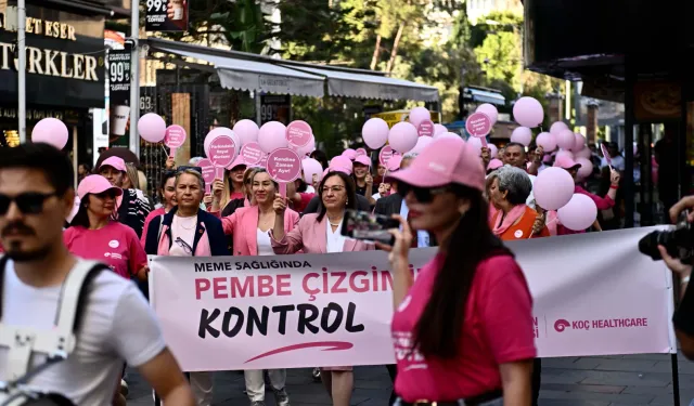 Antalya'da meme kanserine karşı farkındalık yürüyüşü