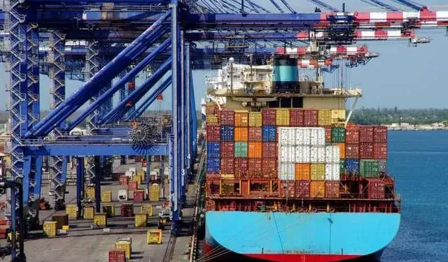 Türkiye ihracatta rekor kırdı... Dış ticaret açığı yüzde 25,8 geriledi