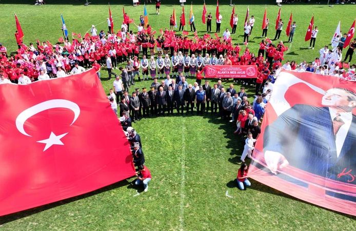 19 Mayıs Alanya’da coşkuyla kutlandı