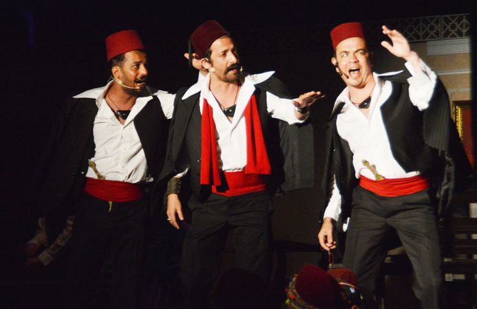 Antalya'da açık havada tiyatro keyfi