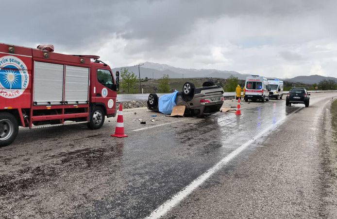 Antalya'da otomobil takla attı: Evli çift hayatını kaybetti