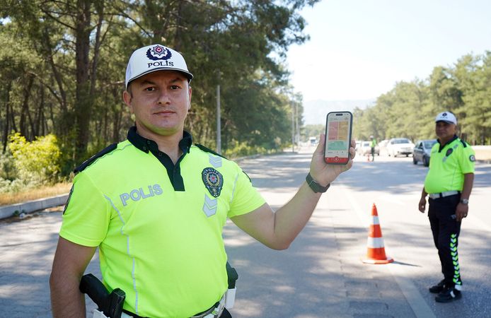 Trafik ekipleri 'Hayat 112 Acil' uygulamasını öğretti