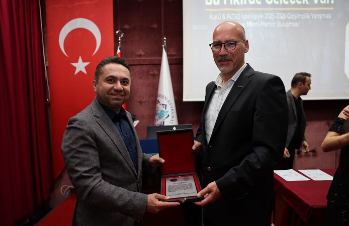 ALKÜ’de geleceğin girişimcileri ödüllerini aldı