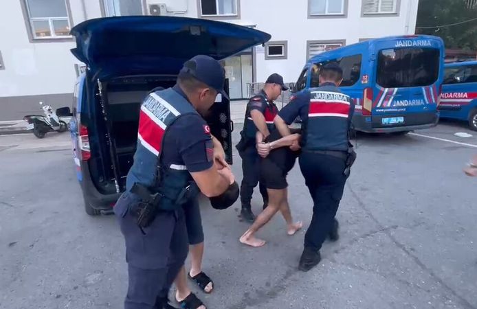 Manavgat'ta sanal medyada terör örgütü propagandasına 2 gözaltı