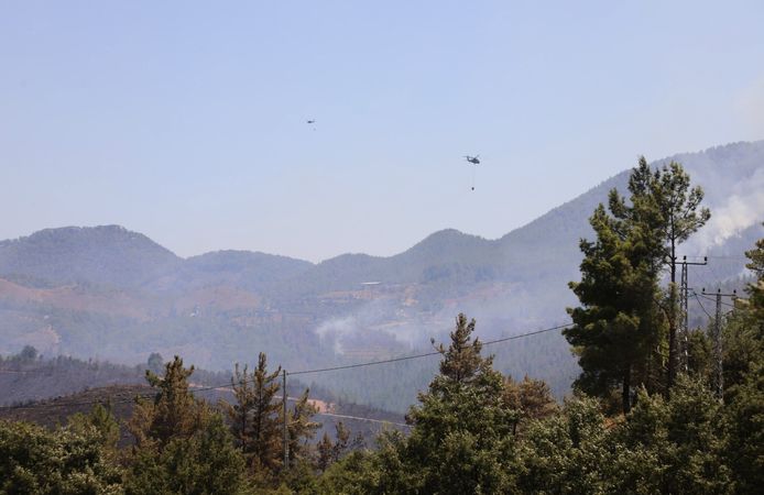 Alanya'da yangınına 12 helikopter, 2 uçak, 150 kara ekibi müdahale ediyor