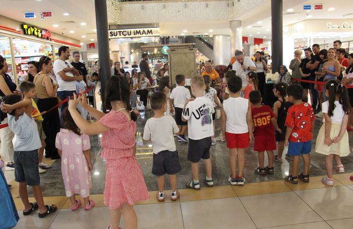 Alanyum AVM’de çocuklar ve aileler renkli etkinlikte buluştu