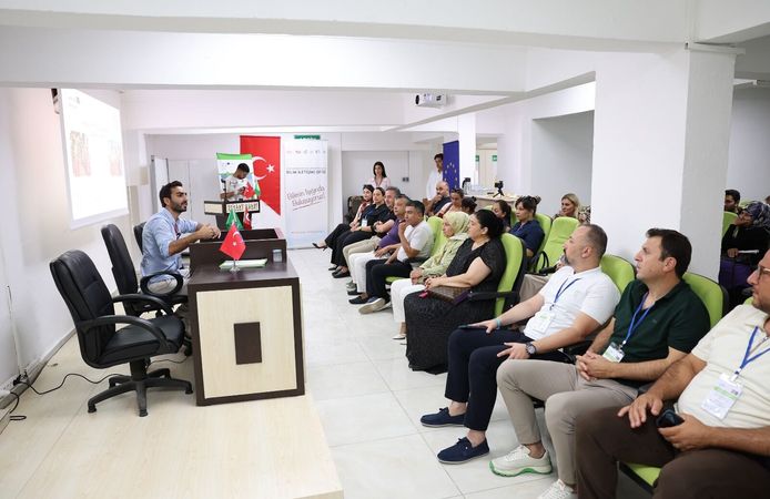 Alanyalı çiftçilere tarımın geleceği anlatıldı
