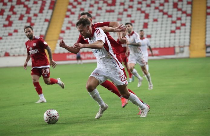 Antalyaspor evinde Orfa Yapı Pendikspor'a 3-2 mağlup oldu