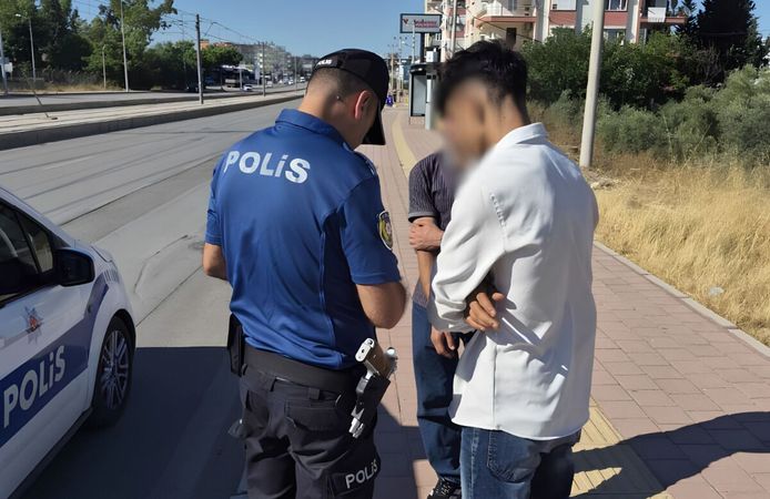 Antalya'da denetimlerde 211 şüpheli tutuklandı