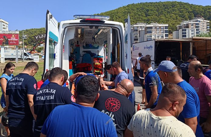 Göçük altında kalan işçi kurtarıldı
