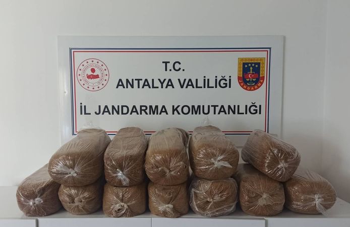Alanya, Aksu ve Demre’de kaçak tütün operasyonu
