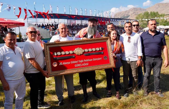 Gökbel Yaylası’nda ağalık unvanı yeniden Hasan Utkan Eminoğlu’nun oldu