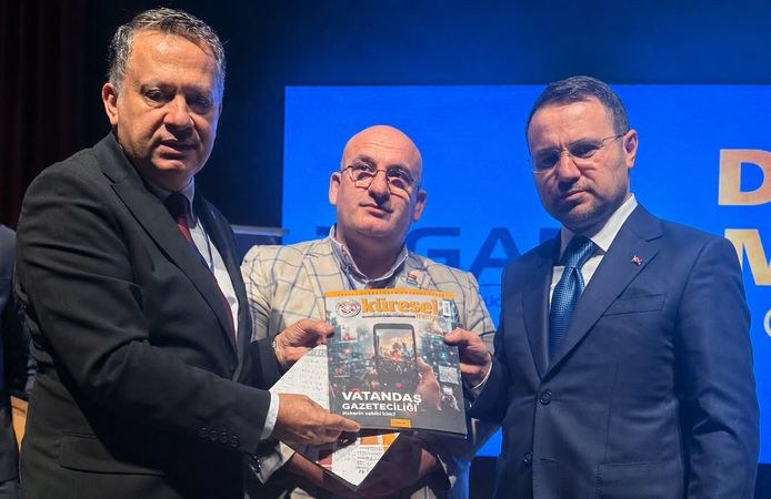 Dim, gazetecilik yasası taslağını Bakan Gürlek'e sundu
