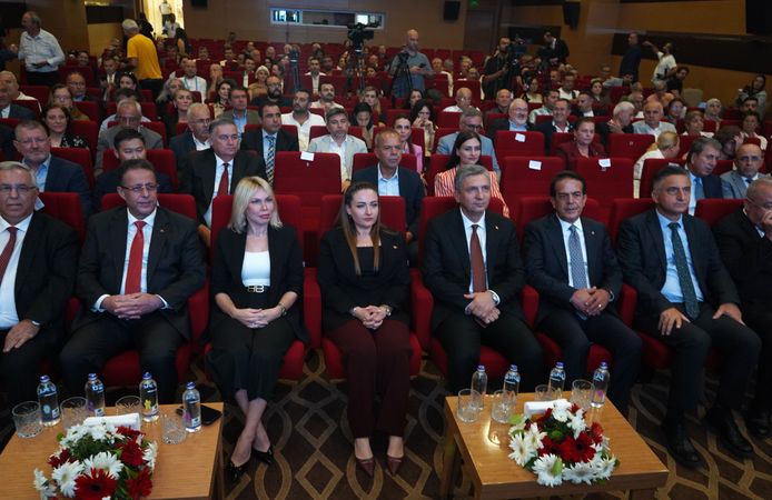 Antalya'da su zirvesi: Vali Şahin 'Acı reçete' dedi, Çandır COP31'e işaret etti