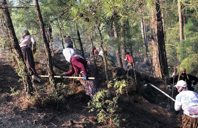 Büyük yangında köylerini koruyan Ahmetlerlilere 'Çevre Ödülü'