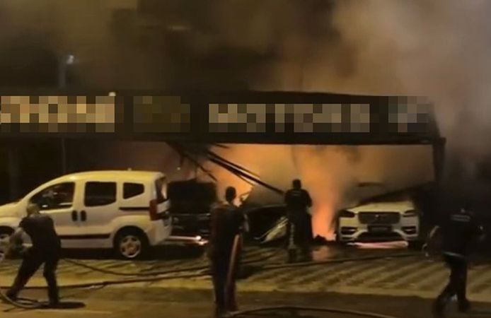 Suç örgütü adına oto galeriyi kundaklayan 3 kişiye gözaltı