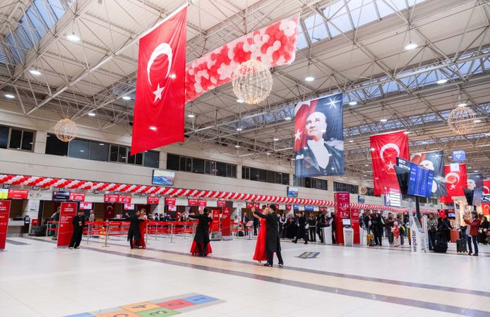Antalya Havalimanı'nda 29 Ekim coşkusu